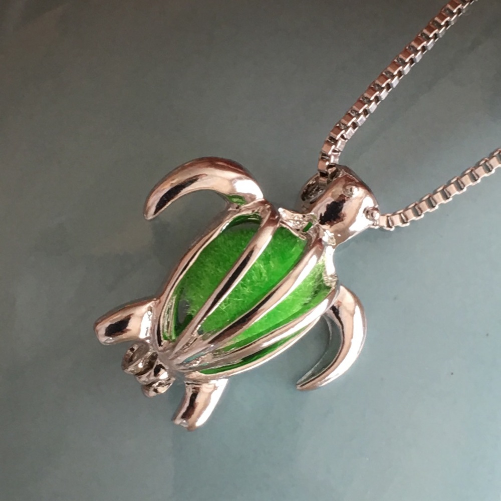 Small turtle aromatherapy diffuser locket - Picture 2 of 8